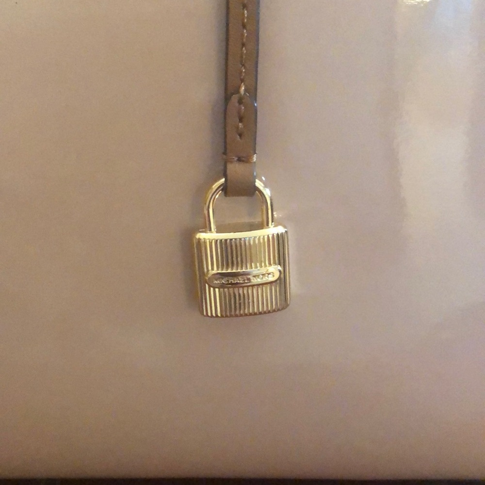 Michael Kors Mercer NWT patent, color ballet - Picture 3 of 8